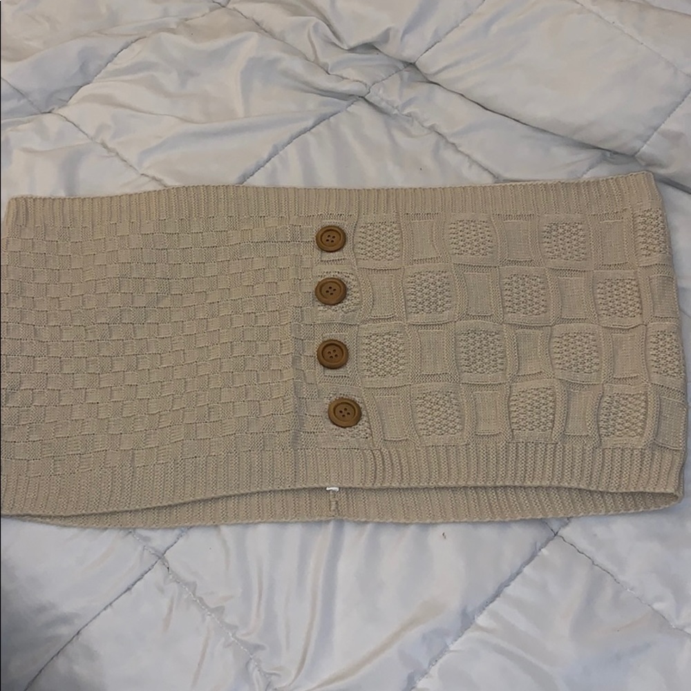 Oatmeal with buttons infinity scarf brand new - Picture 1 of 4